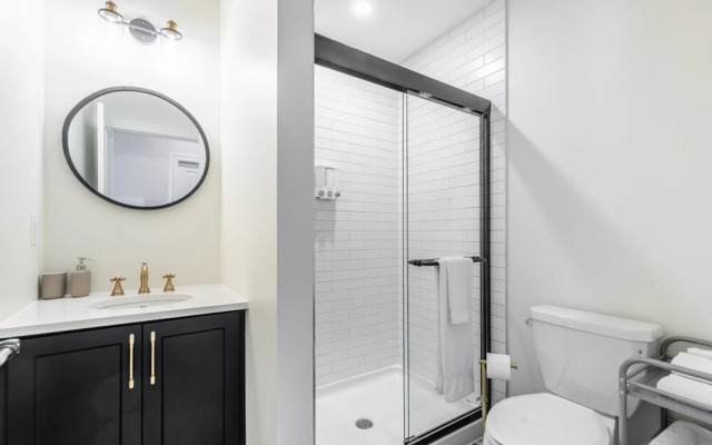 Iconic Rideau 1Bd Unit Balcony Free Parking 3