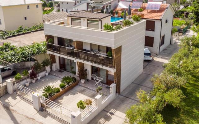 Apartments Davor