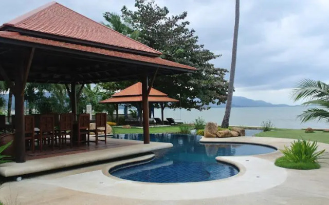 Angthong Villa