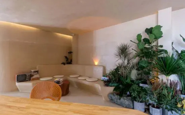 Monet garden net Red Sea View Inn