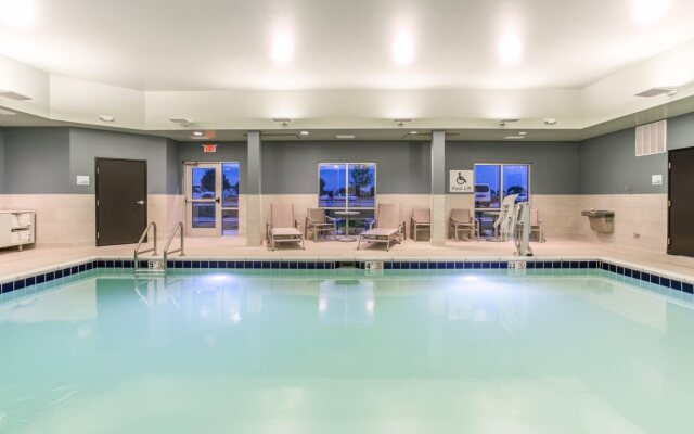 Holiday Inn Express & Suites Ottawa by IHG