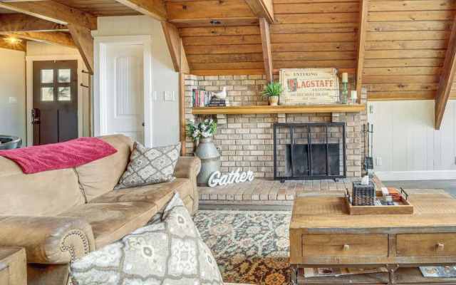 Flagstaff A-frame Cabin w/ Deck & Lovely Views!