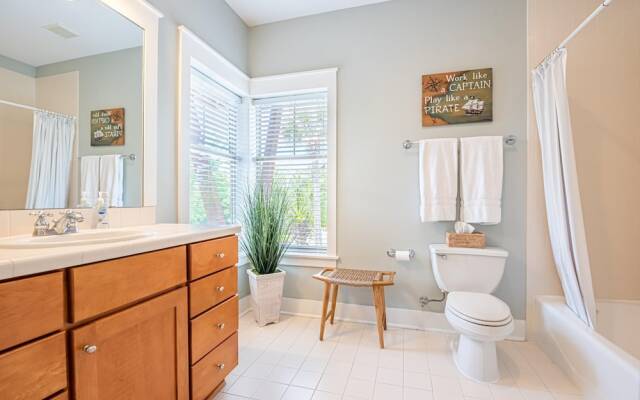 Magnolia Bay 8582