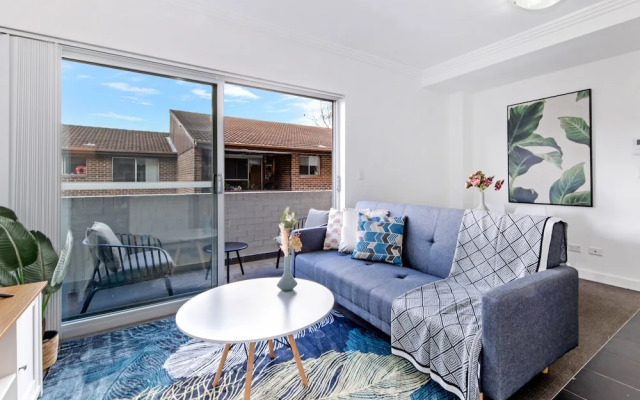 Kozyguru | Harris Park | Charming 1R Two-Story Apt