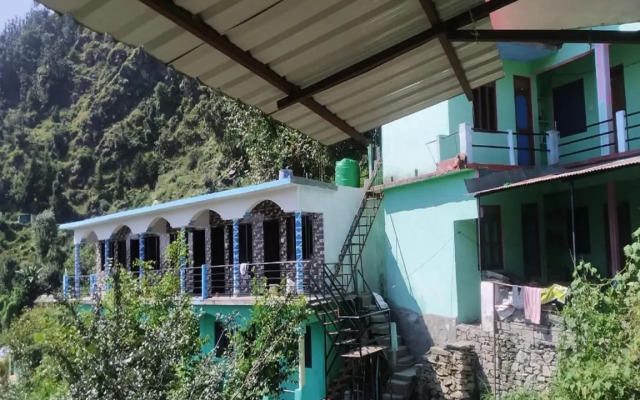 Frozen View by StayApart, Ukhimath