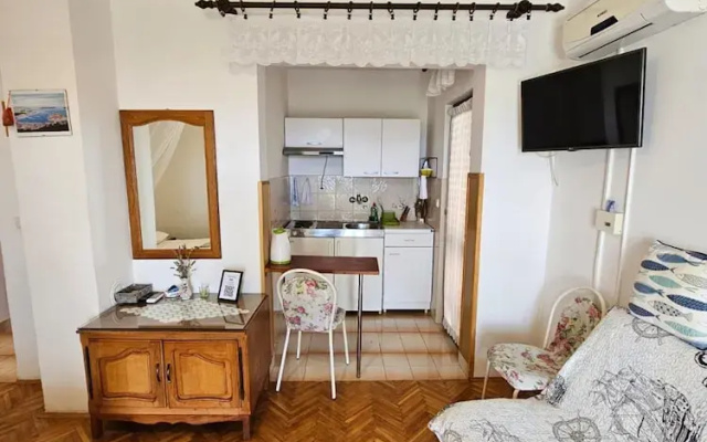 Studio in Tribunj Near Bristak Beach