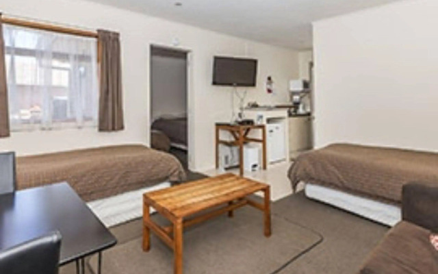 Foreshore Motor Lodge
