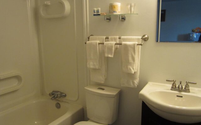 Nisutlin Trading Post Motel