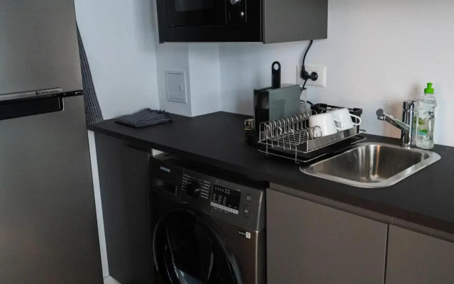 G34 - Modern Studio @ Parliament