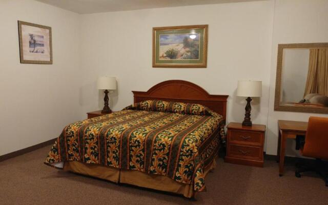 Country Regency Inn & Suites