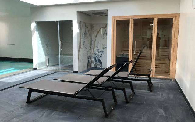 Liberdade 12 by The Good Neighbour in Lisbon