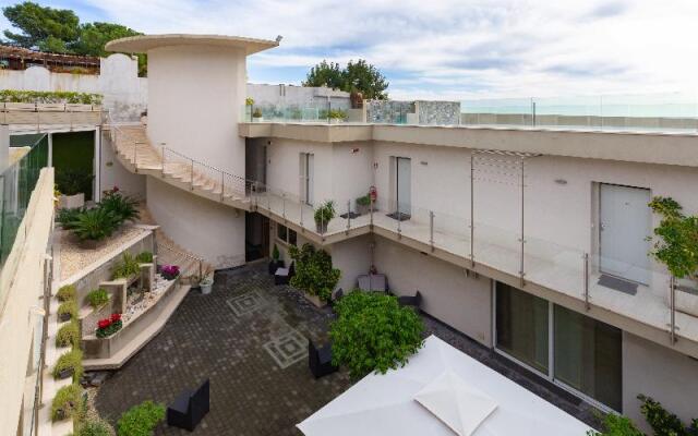 Zeus Residence Hotel