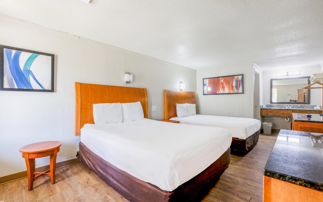 Cozy Garden Inn By OYO Hwy 40 Richmond