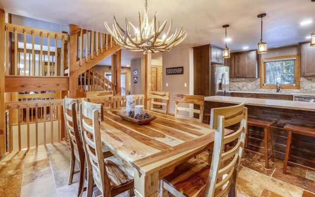 Snowy River 4 Bedroom Home by RedAwning