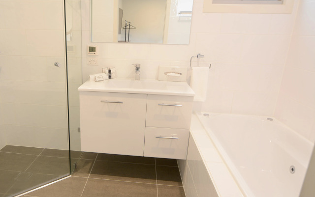 Novotel Lake Crackenback Resort & Spa