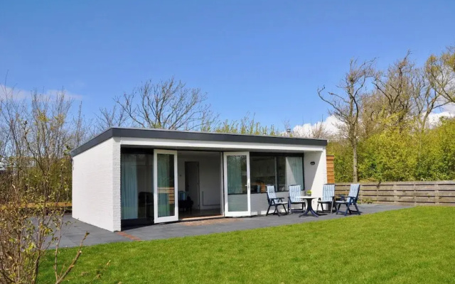 Bungalow in Callantsoog Near Sandy Beaches