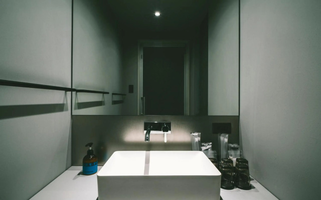 Landabout Tokyo
