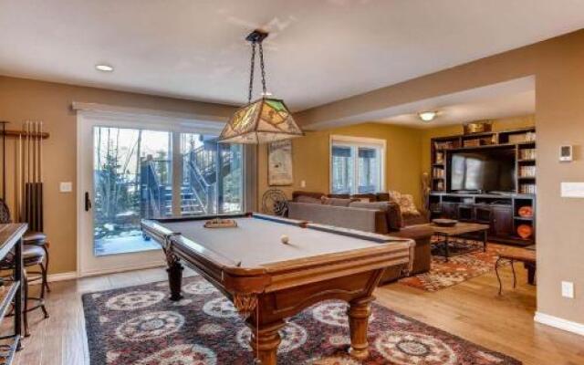 Fox Run 5 Br home by RedAwning