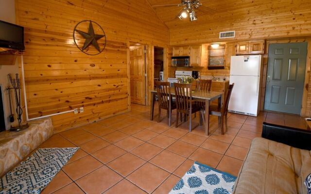 Frio Springs Lodges