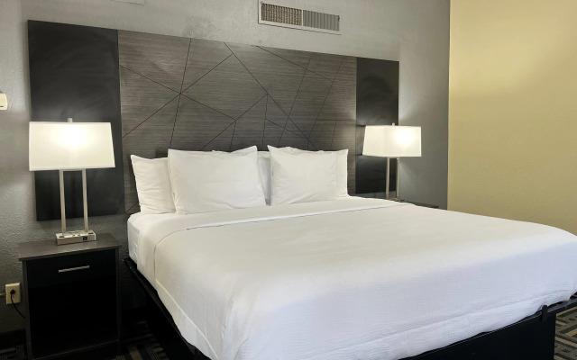 La Quinta Inn by Wyndham Indianapolis Airport Lynhurst