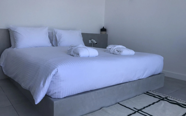 Panorama Studios & Suites