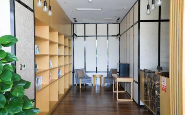 Days Inn by Wyndham Business Place Sichuan Bazhong