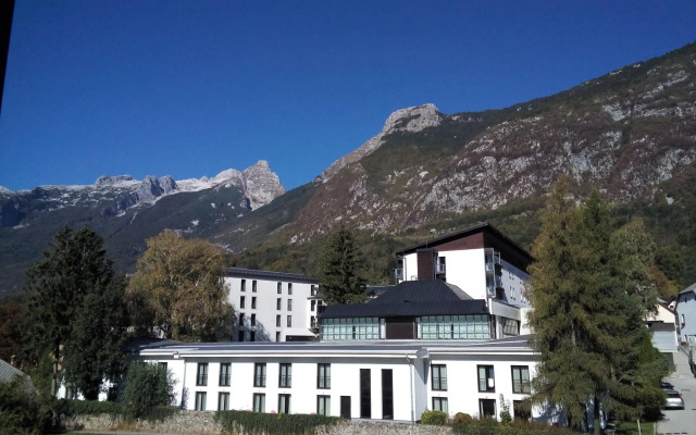 Alp Hotel