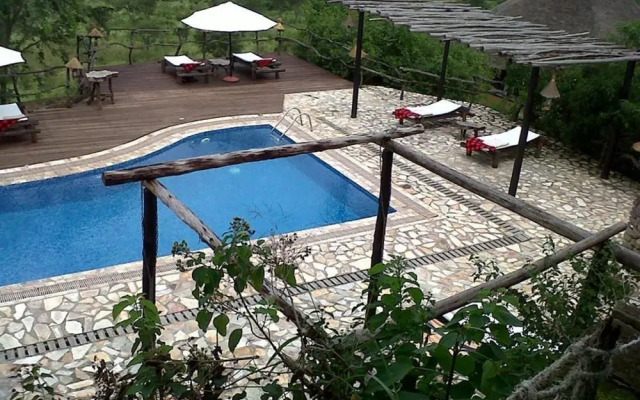 Kyambura Game Lodge
