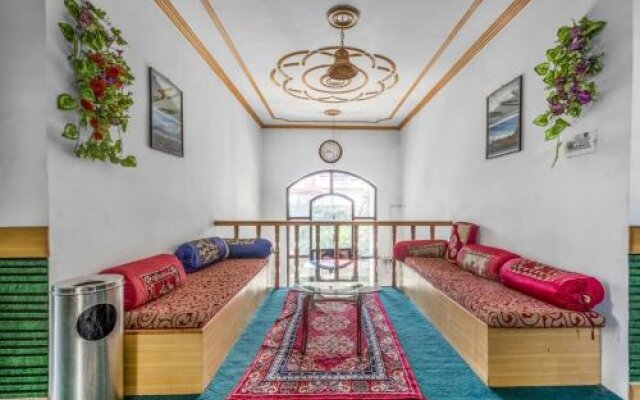 1 BR Boutique stay in Rajbagh, Srinagar, by GuestHouser (C80A)