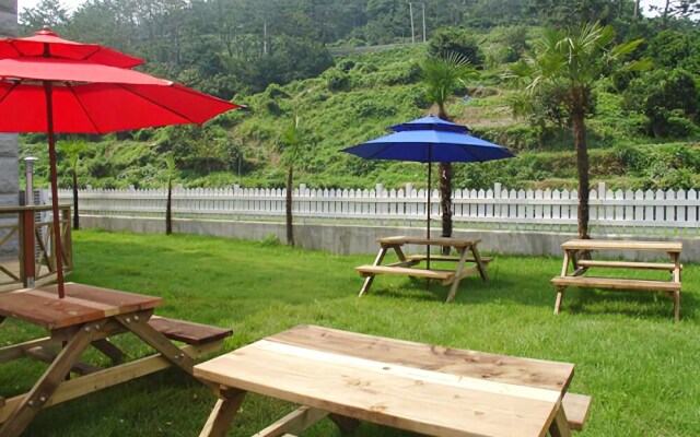 Tongyeong White Beach Pension