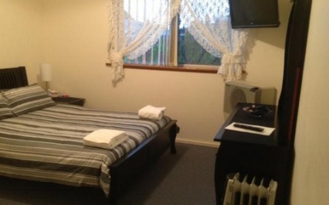 Safety Bay Guest House – Guest Rooms – Rockingham