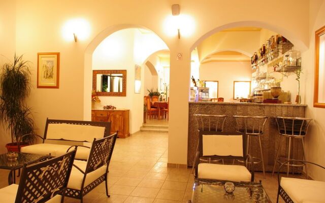 Hotel Holiday