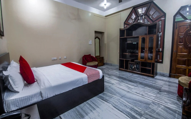 OYO 12808 Victoria Villa