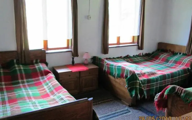 Guest House Four Pines