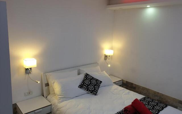 Avshalom Holiday Apartments