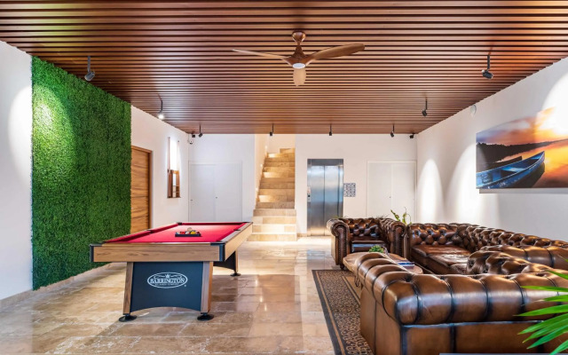 Ultra Luxury Condo, Rooftop Pool and HIGH SECURITY, Viva Residence