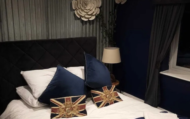 The Waterside Bar Rooms & Restaurant