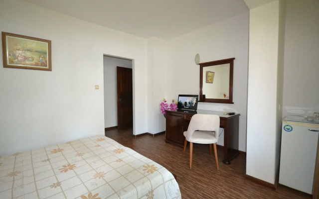 Hotel More