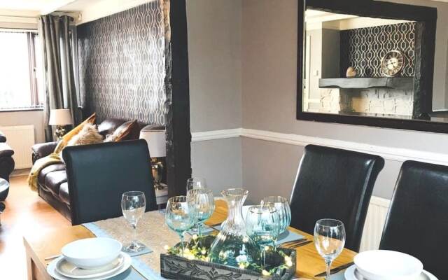 Luxury Open Plan 3bed Townhouse in Abergele