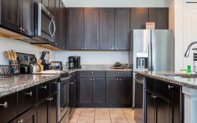 Spacious 6-bedroom Retreat Near Disney Parks