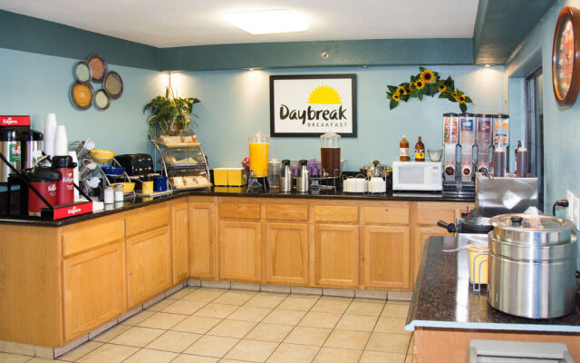 Days Inn And Suites Artesia