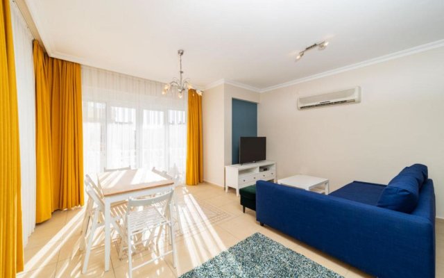 Flat With Balcony and Shared Pool in Belek