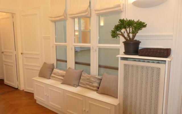 Marvellous Sunbathed 3BR at the heart of Paris