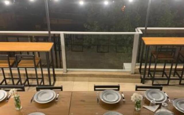 Giova Apart