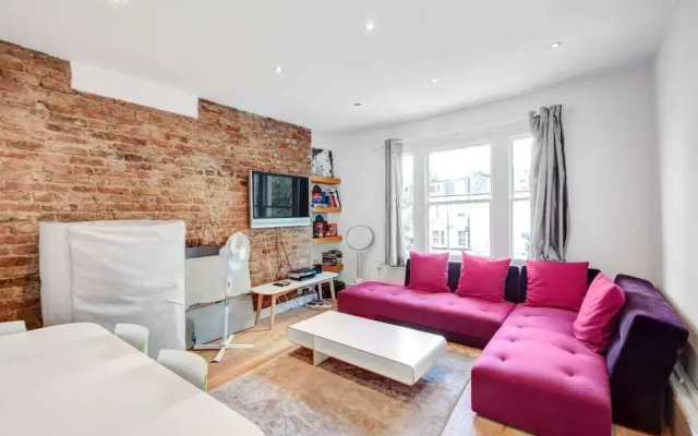Elegant 2 Bed Apt in Kensington Olympia