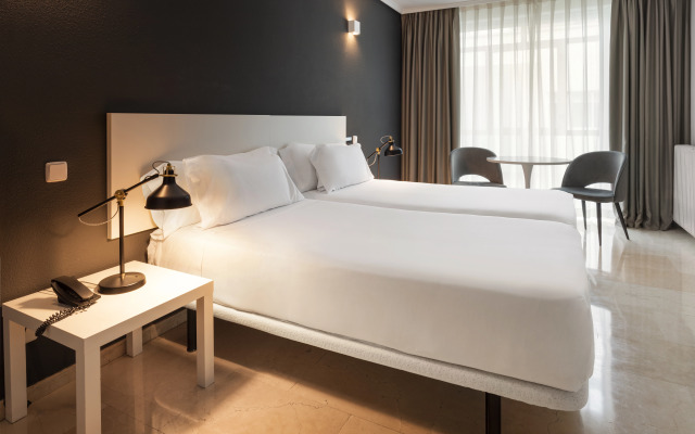 Apartamentos Sercotel Togumar