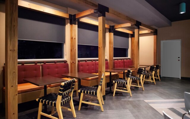 Tru by Hilton Farmville