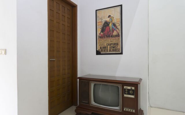 RedDoorz Plus near Cilandak Town Square 2