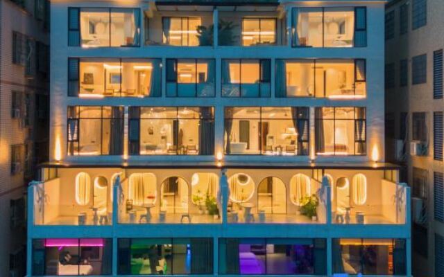 Z-Jimo E-sports Hotel (Qingyuan City Government Shunying Times Square)