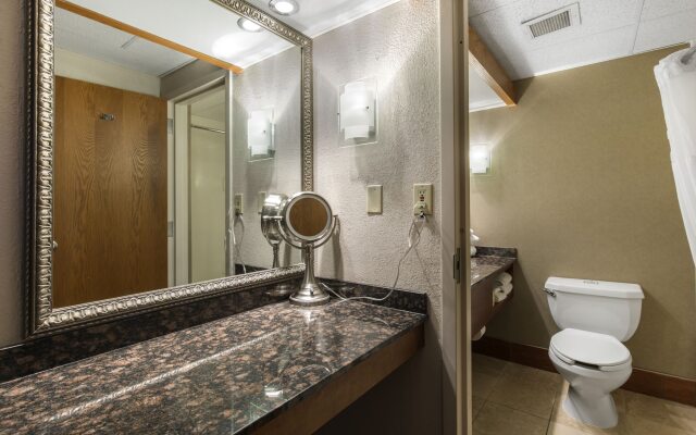 Greenstay Hotel & Suites